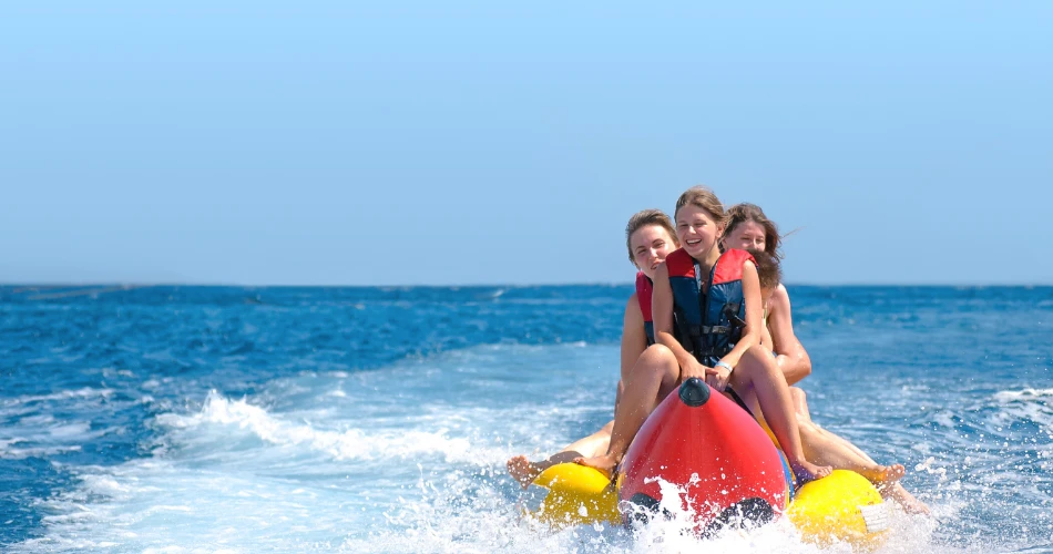 Adventure Seekers’ Guide to Water Sports Near Mumbai Beaches